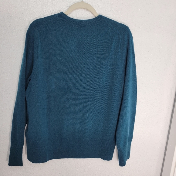 J Crew Cashmere classic-fit crewneck sweater *Flaw - Picture 3 of 8